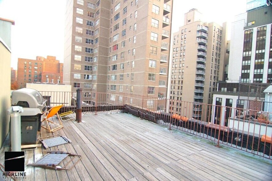 Building Photo - East 18th Street