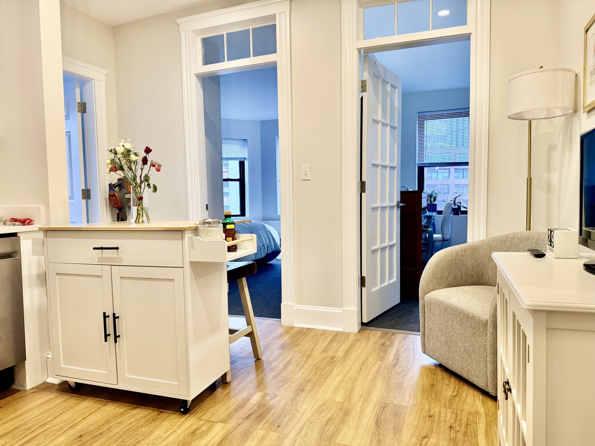 Building Photo - 845 Beacon St