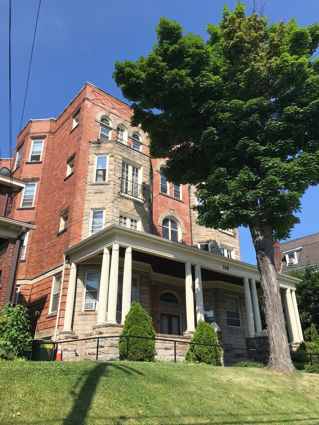 Primary Photo - 139 Lincoln Ave