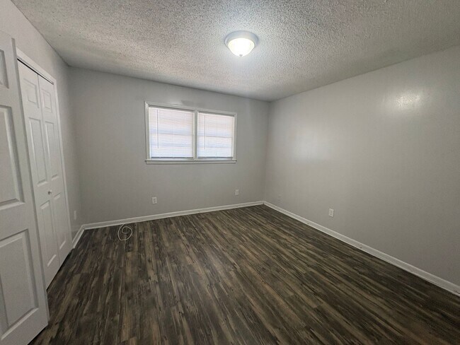 Building Photo - 131 Wall St