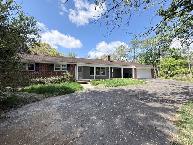 Building Photo - 139 Juliustown Rd