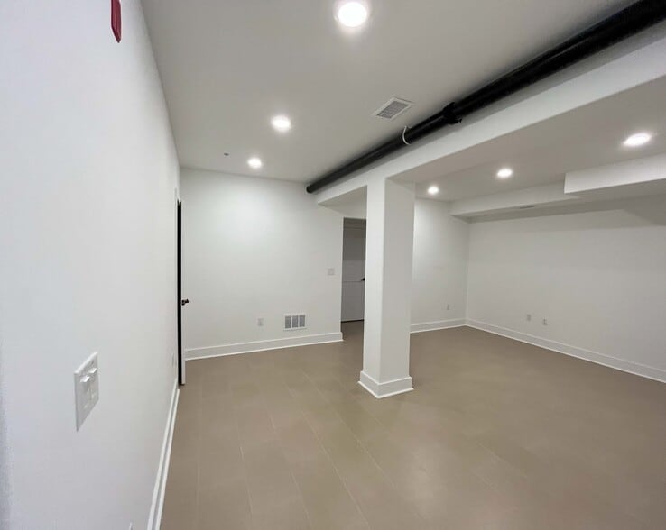 Building Photo - 3680 Indian Queen Ln