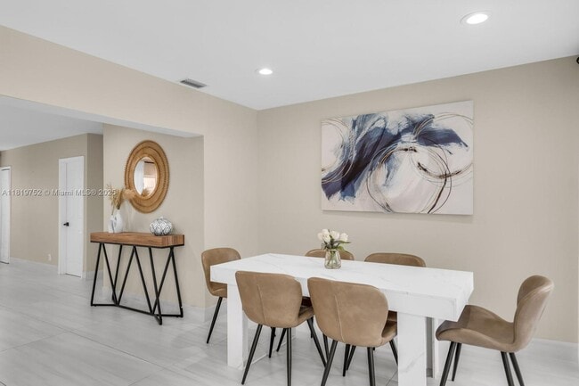 Building Photo - 1540 SE 23rd Ave