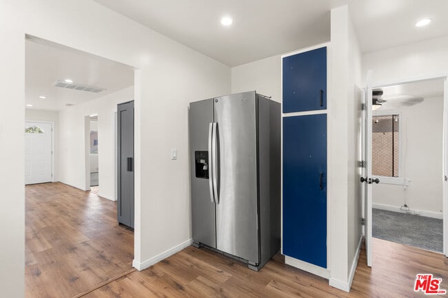 Building Photo - 1351 W 70th St