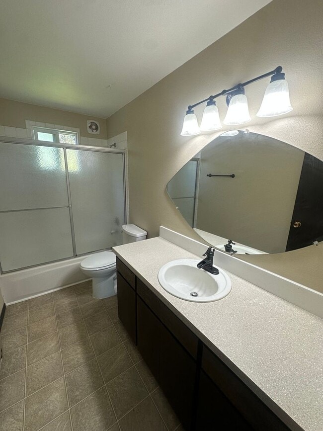 Building Photo - 1352