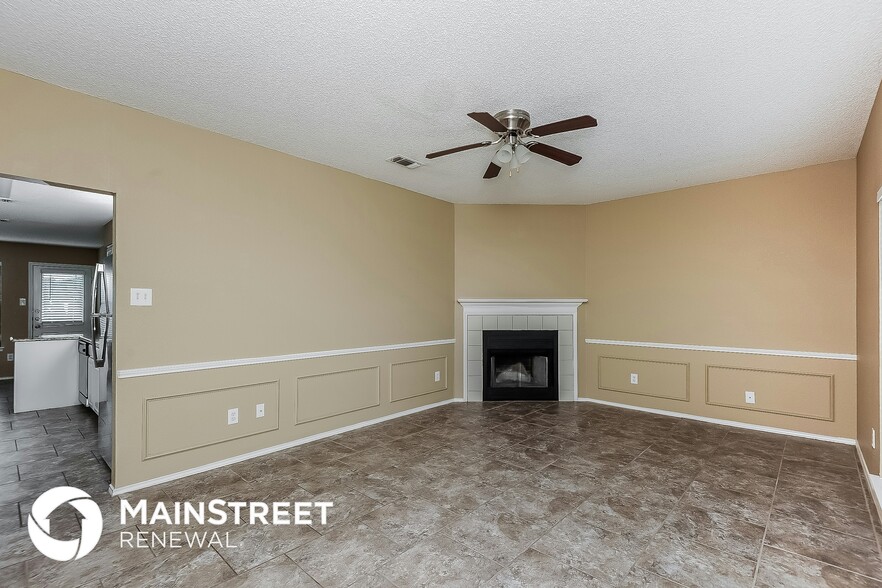 Building Photo - 645 Lemon Dr