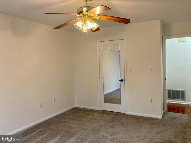 Building Photo - 2819 Berth Ct