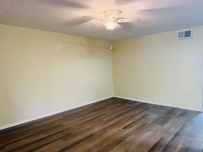 Building Photo - 7724 Bles Ave