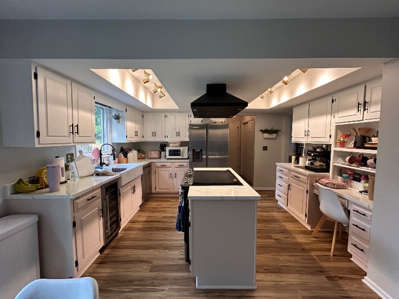 Building Photo - 6001 Heywood Cove