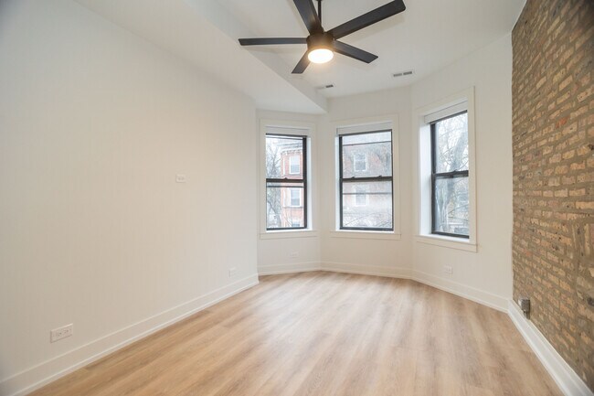 Building Photo - 2254 N Sawyer Ave