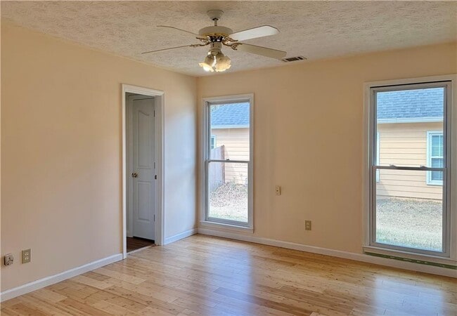 Building Photo - 1040 Sunny Field Ct NE