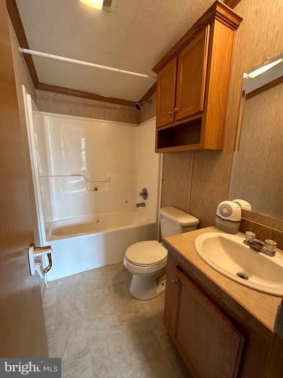 Building Photo - 3073 Table Rock Rd