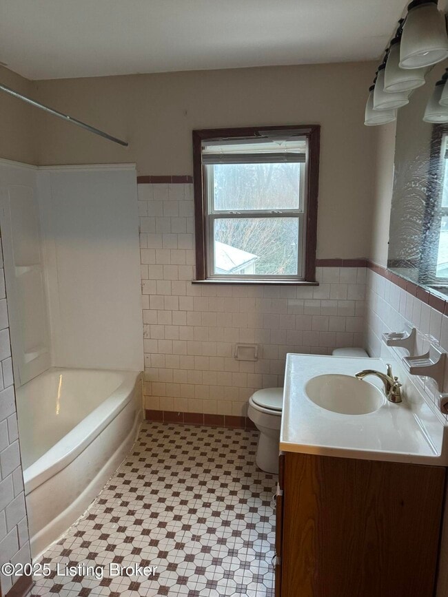 Building Photo - 4019 Lomond Dr