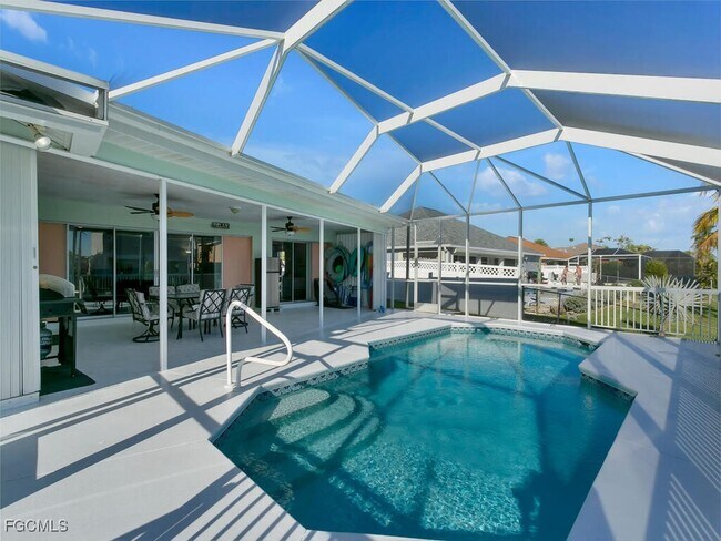 Building Photo - 908 SE 35th Terrace