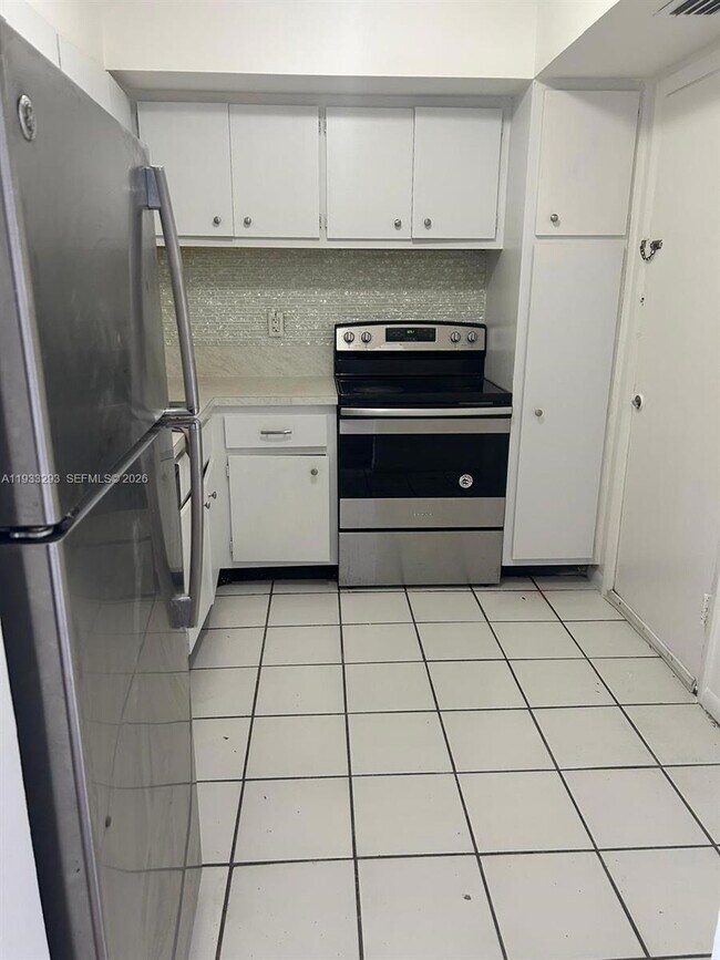 Building Photo - 3800 Van Buren St