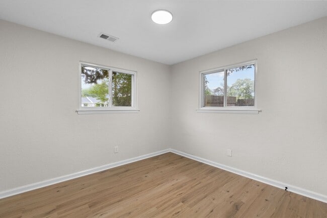 Building Photo - Charming 4BR Ranch in Prime Virginia Beach Location