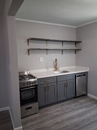 Building Photo - 7406 Oakland Ave