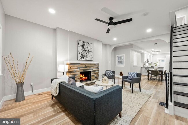 Building Photo - 5113 W Thompson St