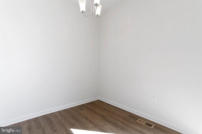 Building Photo - 22 Vespucci Ln