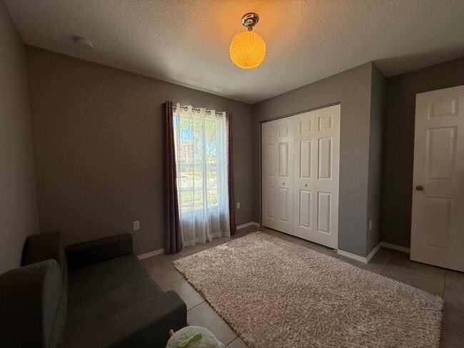 Building Photo - Beautiful updated 3 bedroom 2 bathroom home in Bayberry Lakes