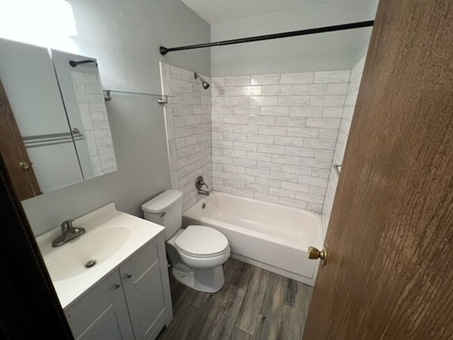 Building Photo - 351 S Estes St