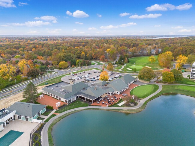 Building Photo - 5211 Highpointe Lakes Dr