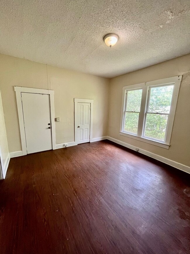 Building Photo - NICE 3BR/1BA Lakeland Home w/Large Covered Porch
