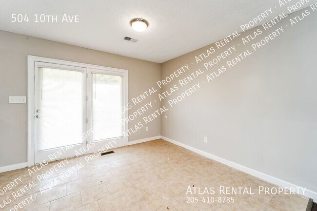 Building Photo - 504 10th Ave