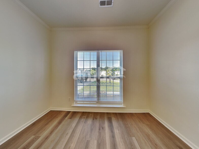 Building Photo - 415 Caperton Way