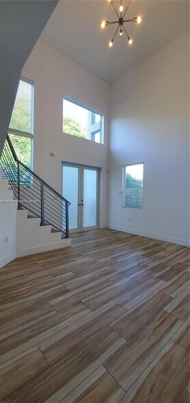 Building Photo - 3790 Oak Ave