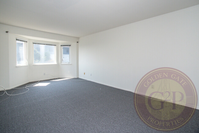 Building Photo - Corona Heights - 3 BR, 2.5 BA Condo 1,586 ...