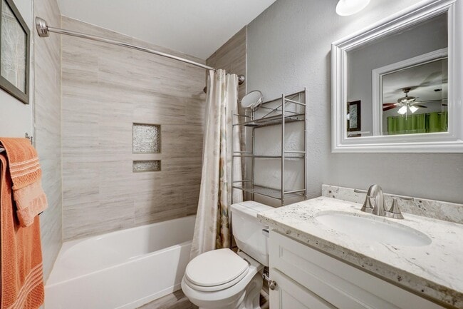 Building Photo - 7206 Bayou Woods Dr
