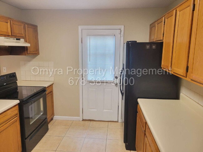 Building Photo - Beautiful Kennesaw Home in Great School District with Loft and Sunroom!