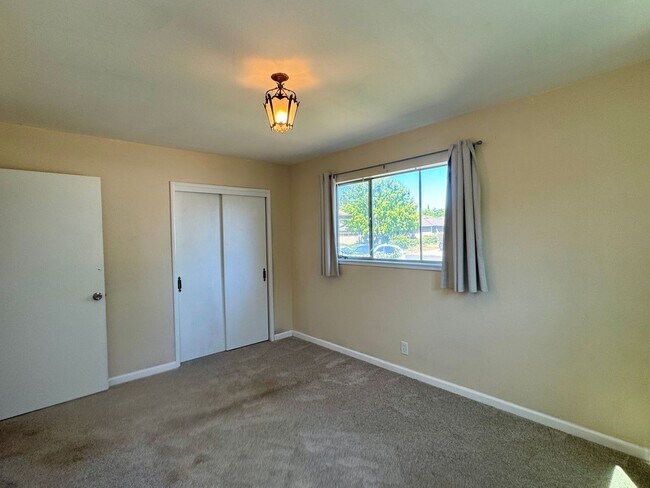 Building Photo - Beautiful Home Available in Rancho Cordova!