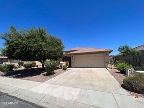 Building Photo - Single Level 4 bedroom, 2 bath home available in Skyline Ranch