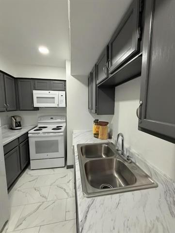 Building Photo - 6646 E Lovers Ln