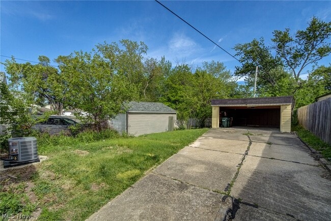 Building Photo - 4407 Woodway Ave