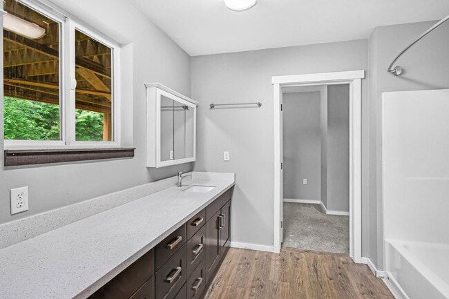 Building Photo - 4Bd/3Ba Duvall House