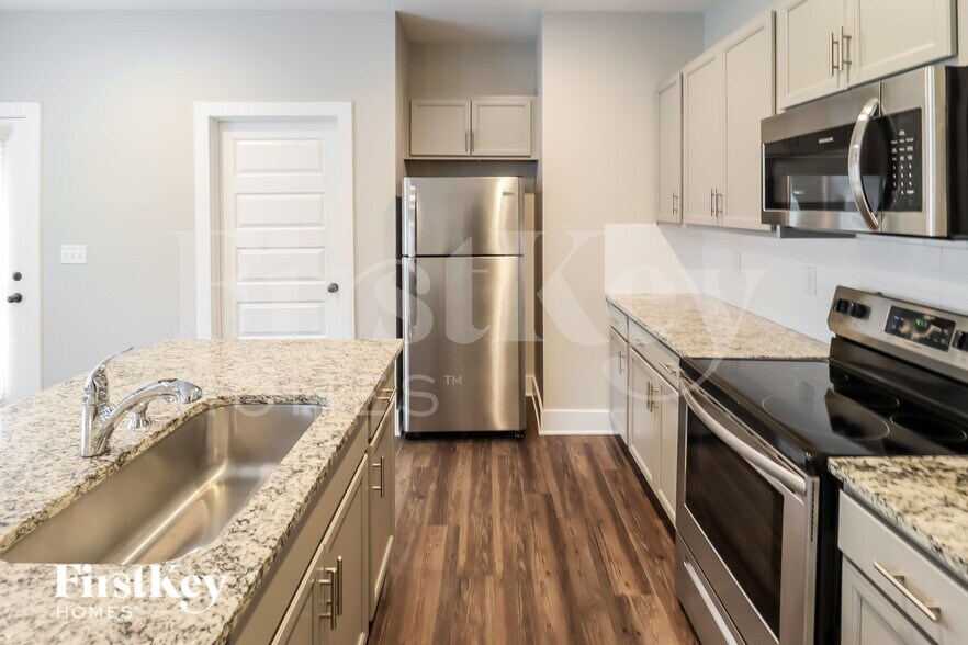 Building Photo - 1376 Woodridge Pl