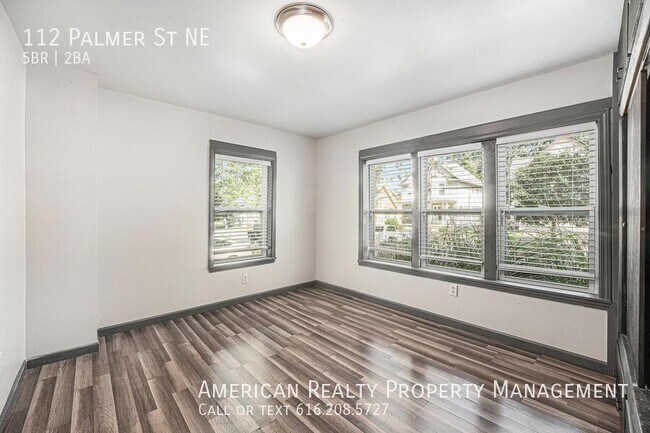 Building Photo - 112 Palmer St NE