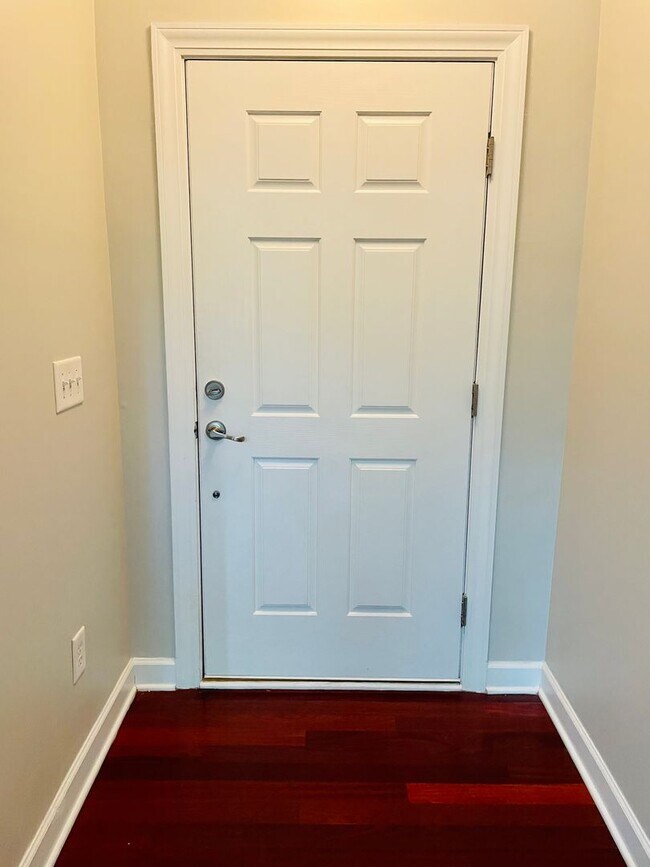 Building Photo - 3 Bedroom/2.5 Bath Townhome with garage in Wild Wing!