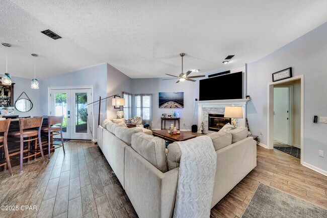Building Photo - 625 Amberjack Dr
