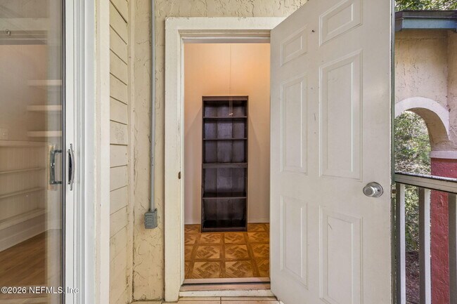 Building Photo - 170 Veracruz Dr