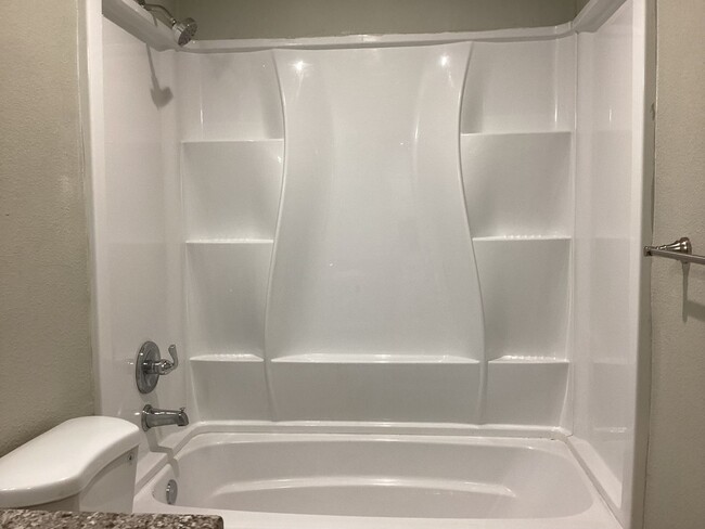 Building Photo - REMODELED!!!