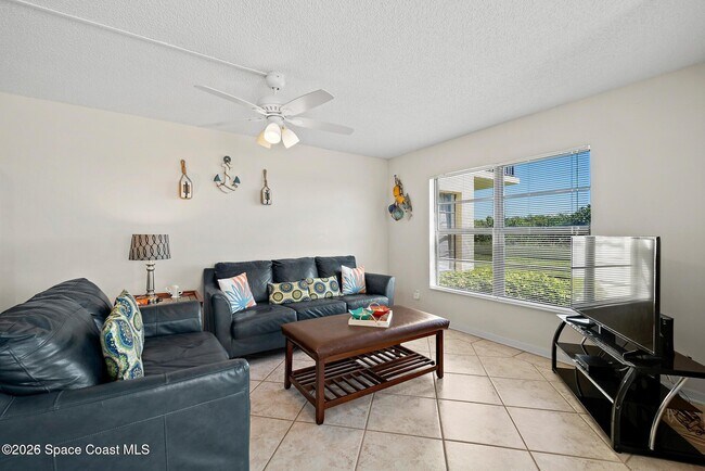 Building Photo - 4570 Ocean Beach Blvd