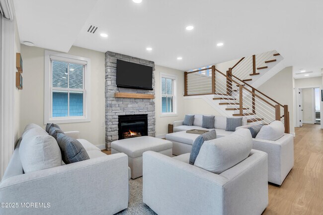 Building Photo - 3580 Ocean Terrace