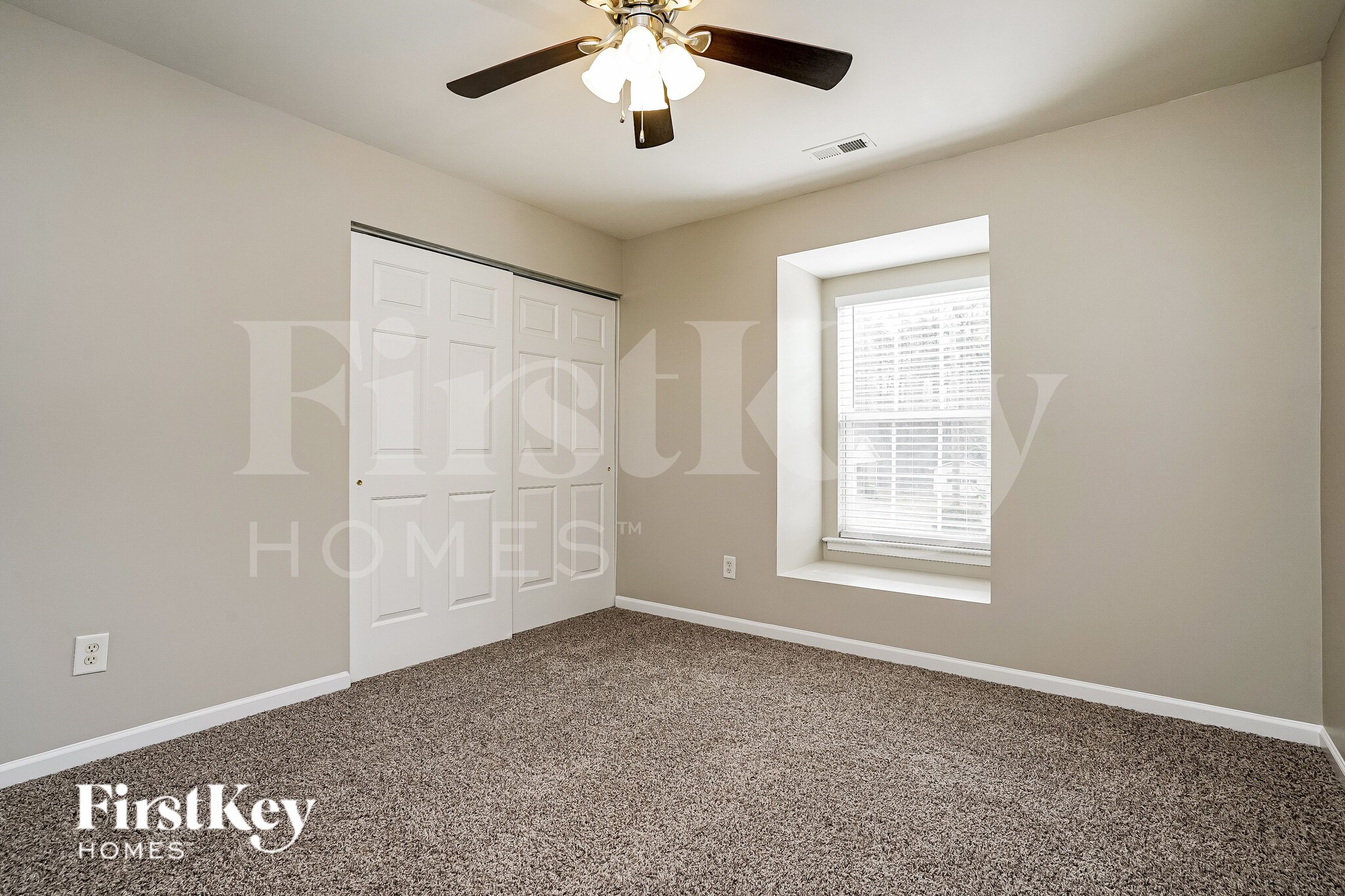 Building Photo - 204 Hillview Dr