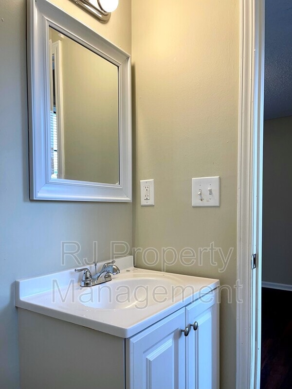 Building Photo - 5297 Breckenwood Dr