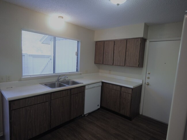 Building Photo - Amazing Austin 3 bedroom condo!