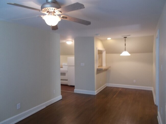 Building Photo - 216 Thomas Terrace